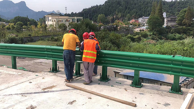 北京高速公路护栏板的维护确保道路安全的关键环节